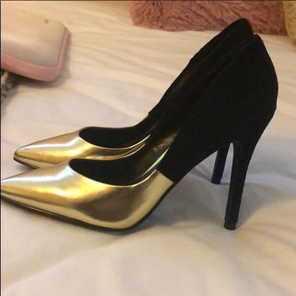 Charles David Shoes - Charles David black and gold heel